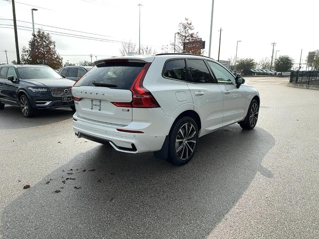 new 2025 Volvo XC60 car, priced at $56,000