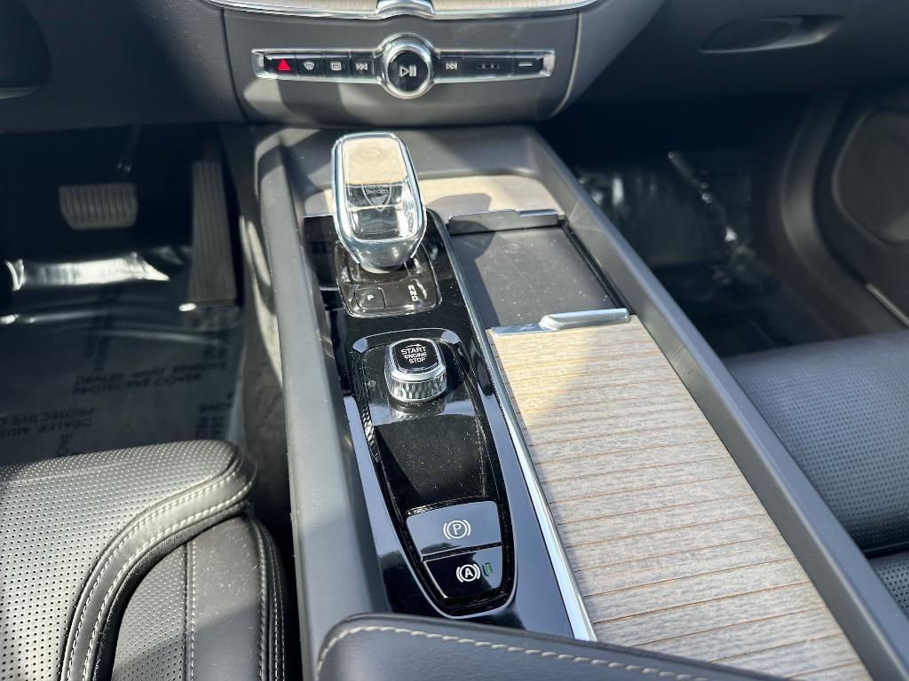 used 2022 Volvo XC60 car, priced at $38,995