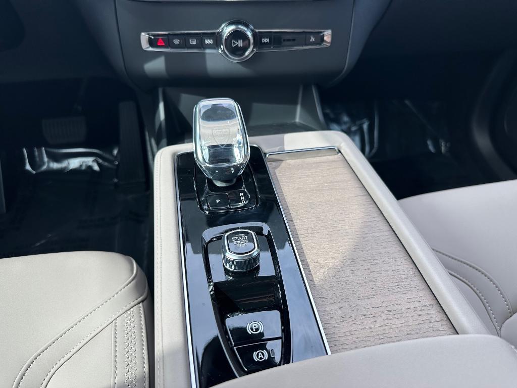 new 2025 Volvo XC90 car, priced at $65,945