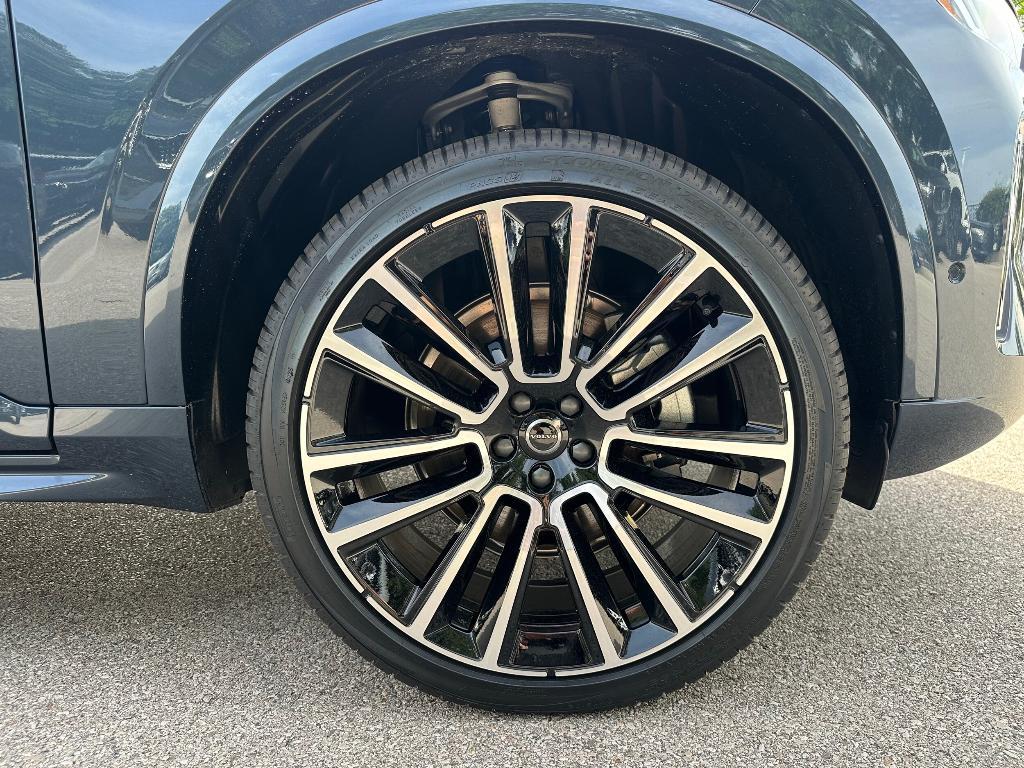 new 2025 Volvo XC90 car, priced at $65,945