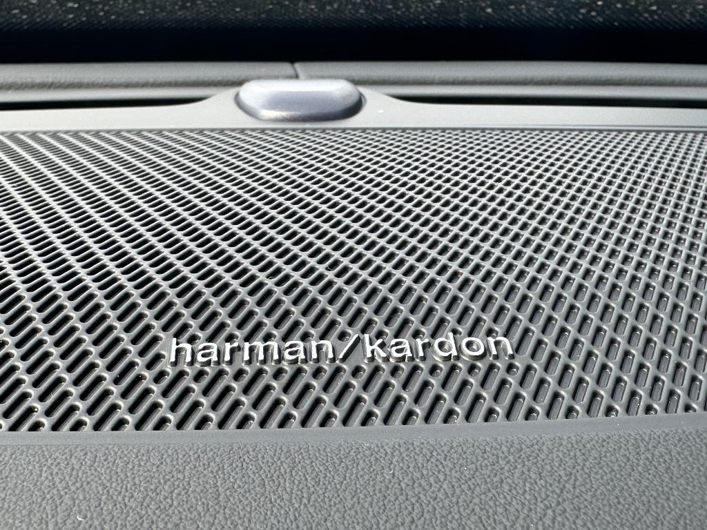 new 2025 Volvo XC90 car, priced at $65,945