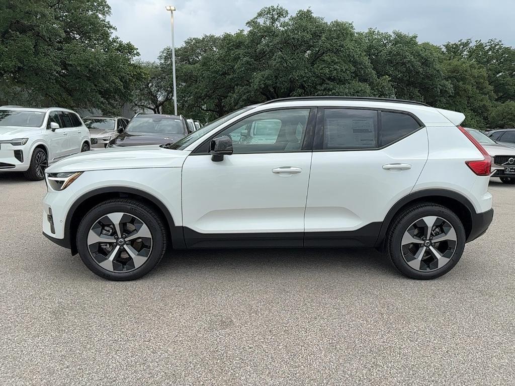 new 2025 Volvo XC40 car, priced at $47,435