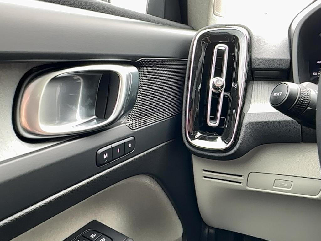 new 2025 Volvo XC40 car, priced at $47,435