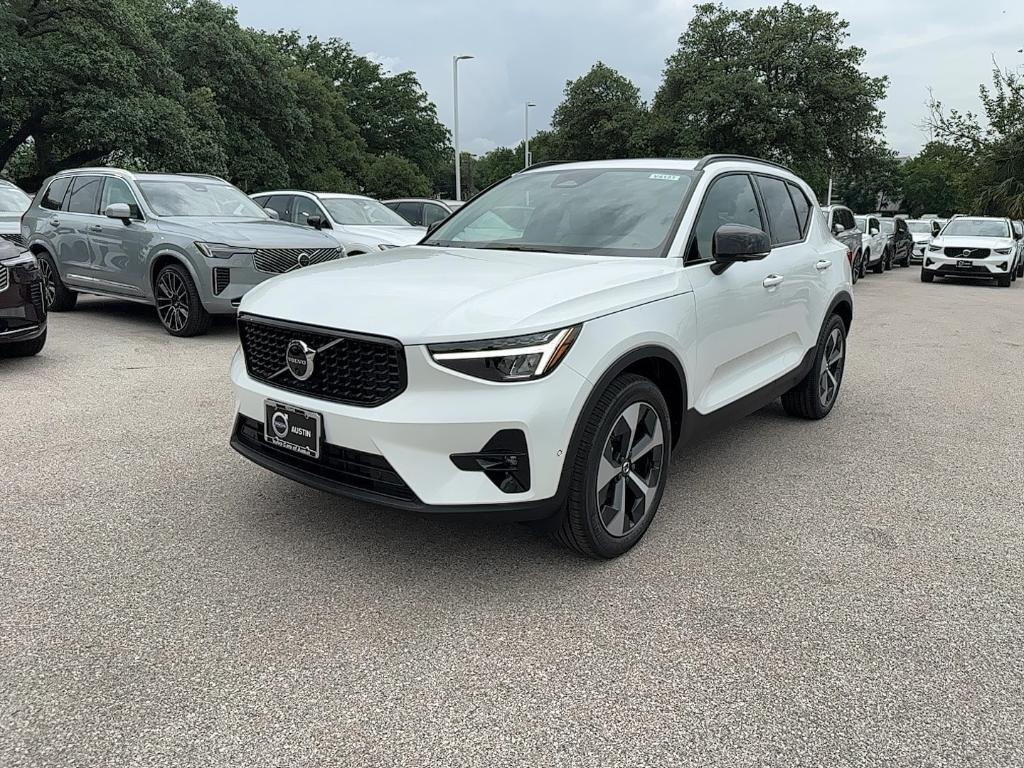 new 2025 Volvo XC40 car, priced at $47,435