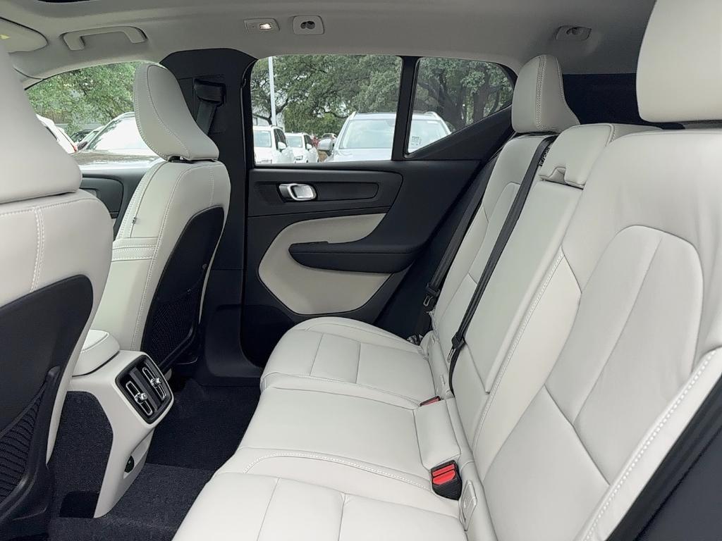 new 2025 Volvo XC40 car, priced at $47,435