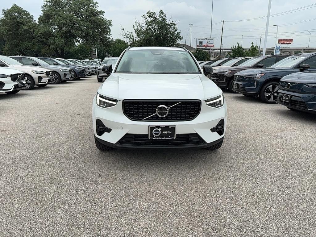new 2025 Volvo XC40 car, priced at $47,435