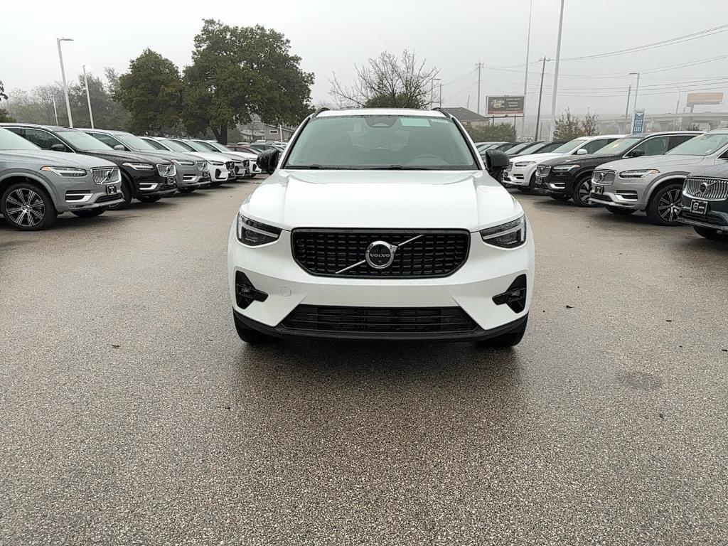 new 2025 Volvo XC40 car, priced at $48,620