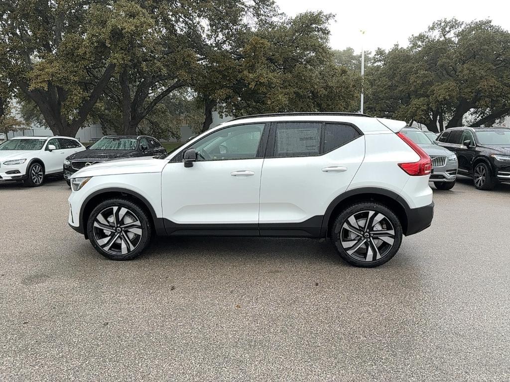 new 2025 Volvo XC40 car, priced at $48,620