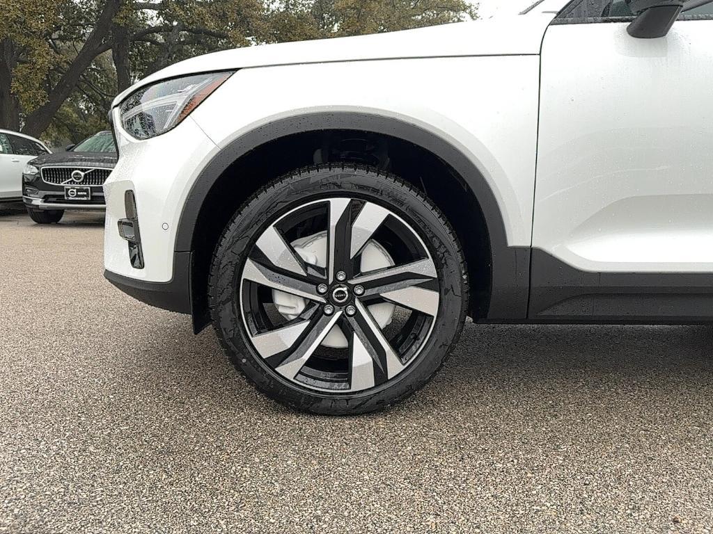 new 2025 Volvo XC40 car, priced at $48,620