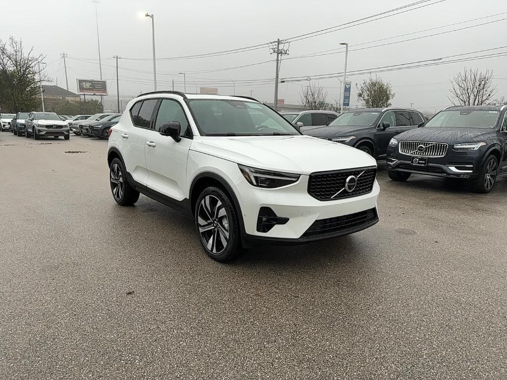 new 2025 Volvo XC40 car, priced at $48,620