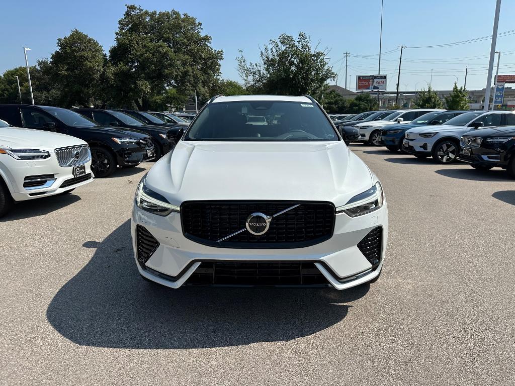 new 2025 Volvo XC60 car, priced at $64,225