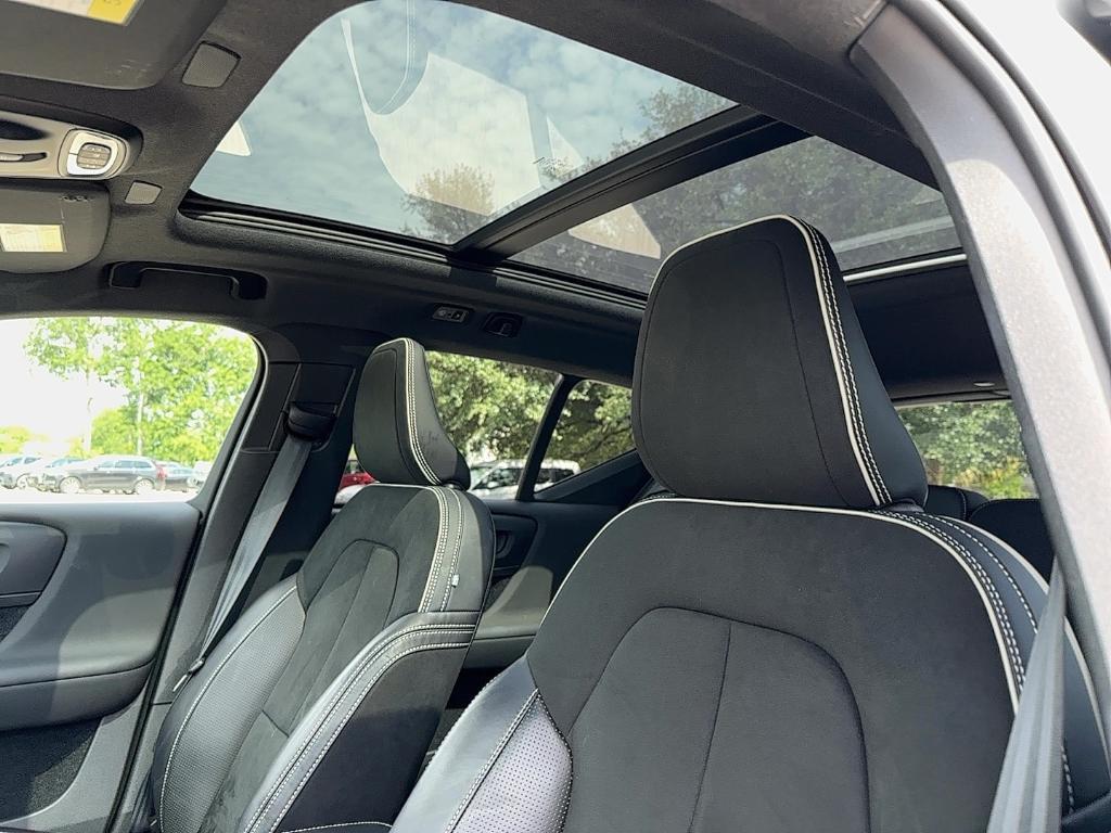 used 2021 Volvo XC40 car, priced at $27,995
