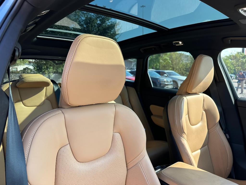 used 2021 Volvo XC60 car, priced at $29,090