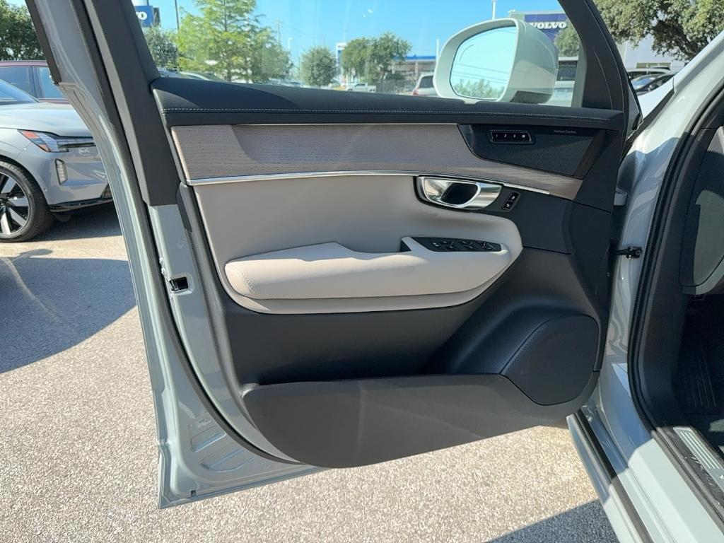 new 2026 Volvo XC90 car, priced at $69,190