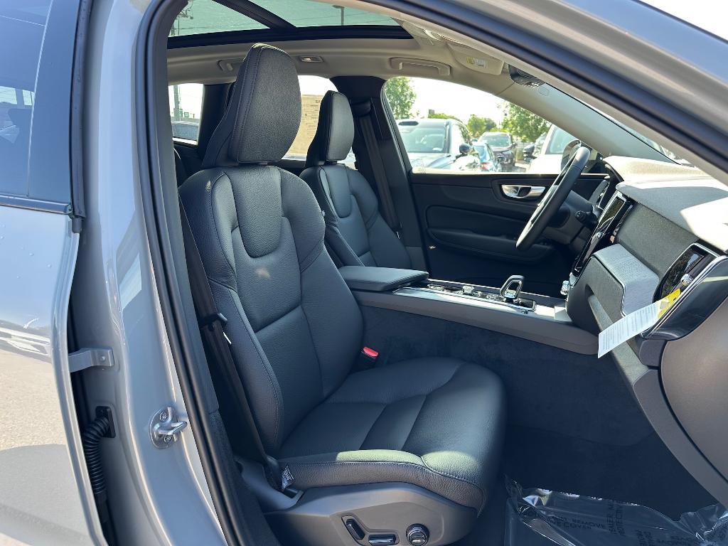 new 2025 Volvo XC60 car, priced at $55,360