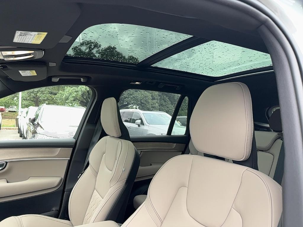new 2025 Volvo XC90 car, priced at $69,155