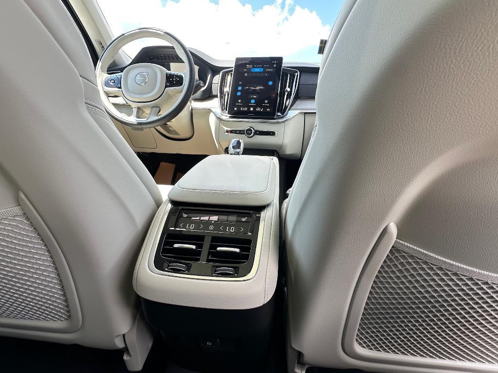 new 2026 Volvo XC90 car, priced at $75,155