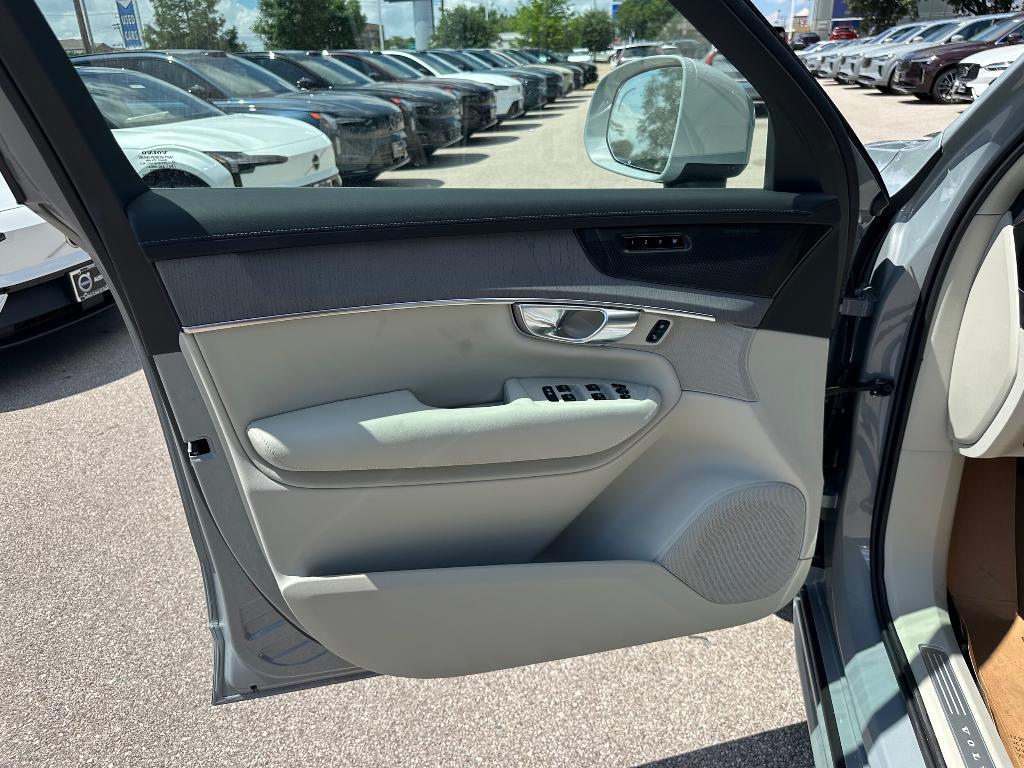 new 2026 Volvo XC90 car, priced at $75,155