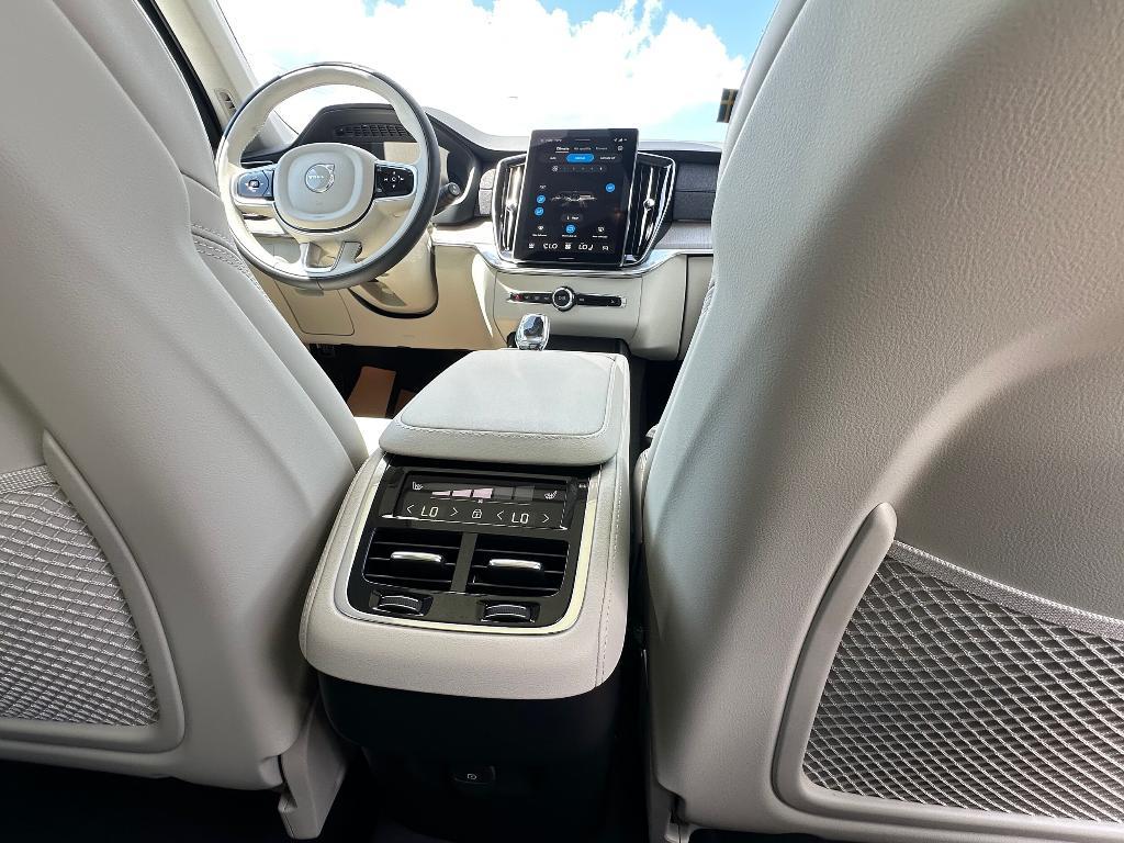 new 2026 Volvo XC90 car, priced at $75,155