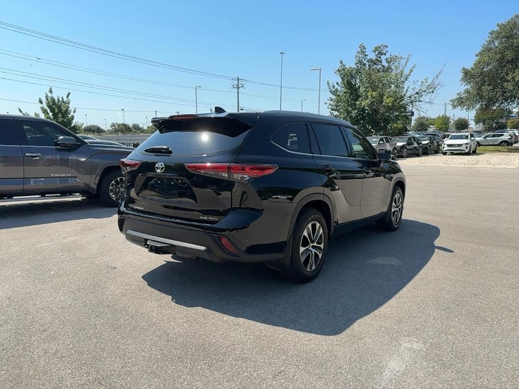used 2021 Toyota Highlander car, priced at $35,495