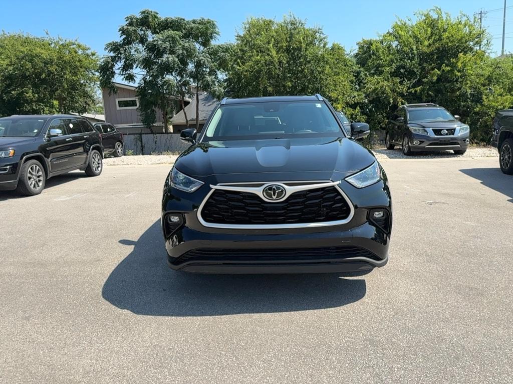 used 2021 Toyota Highlander car, priced at $35,495