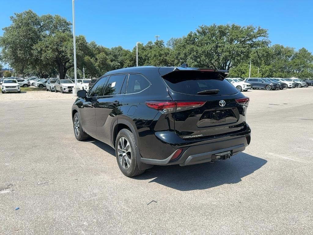 used 2021 Toyota Highlander car, priced at $35,495