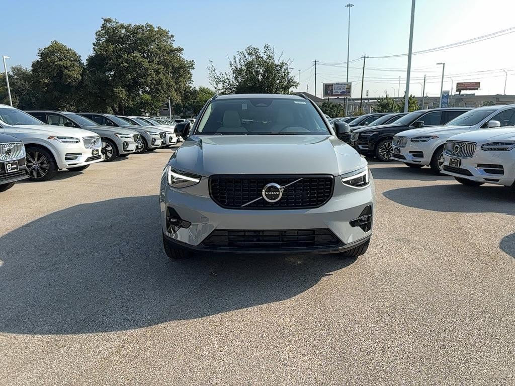 new 2025 Volvo XC40 car, priced at $48,315