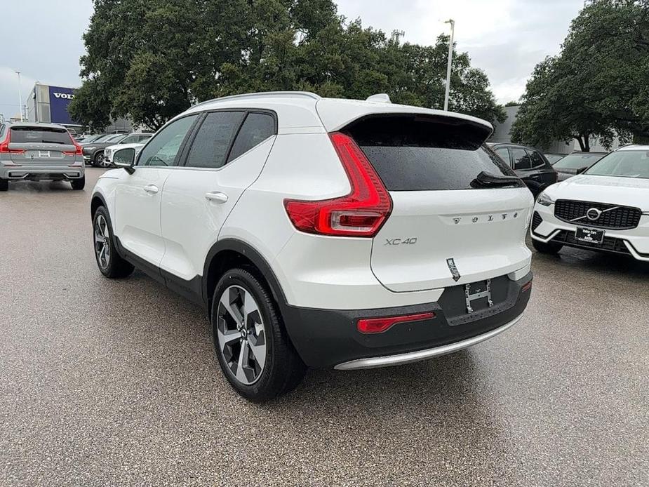 new 2025 Volvo XC40 car, priced at $46,015