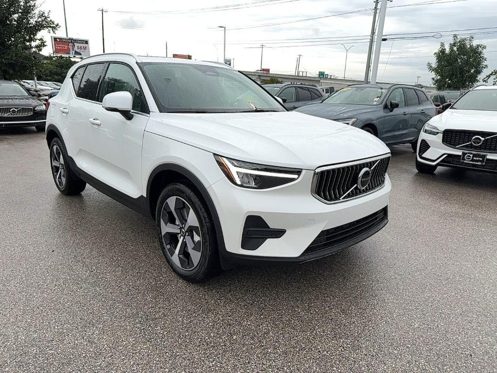 new 2025 Volvo XC40 car, priced at $46,015