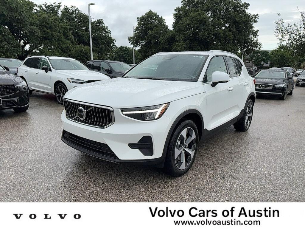 new 2025 Volvo XC40 car, priced at $46,015