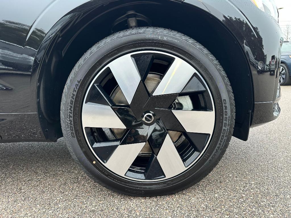 new 2025 Volvo XC60 Plug-In Hybrid car, priced at $65,485