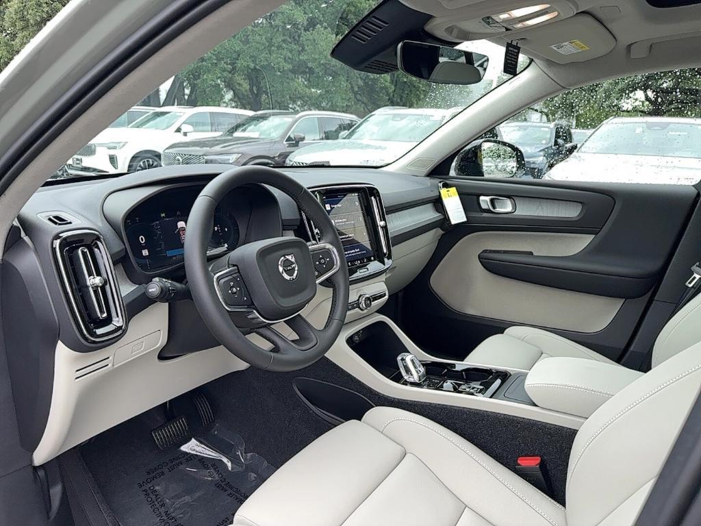 new 2025 Volvo XC40 car, priced at $49,810