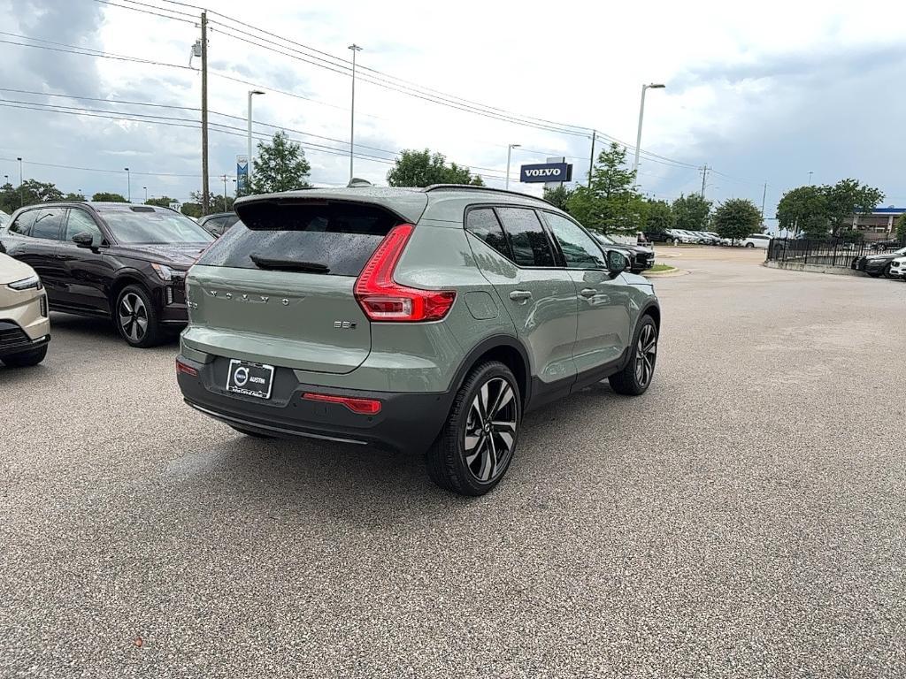 new 2025 Volvo XC40 car, priced at $49,810