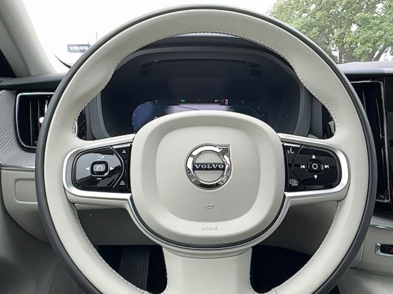 new 2025 Volvo XC60 car, priced at $52,860