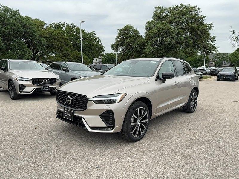 new 2025 Volvo XC60 car, priced at $52,860