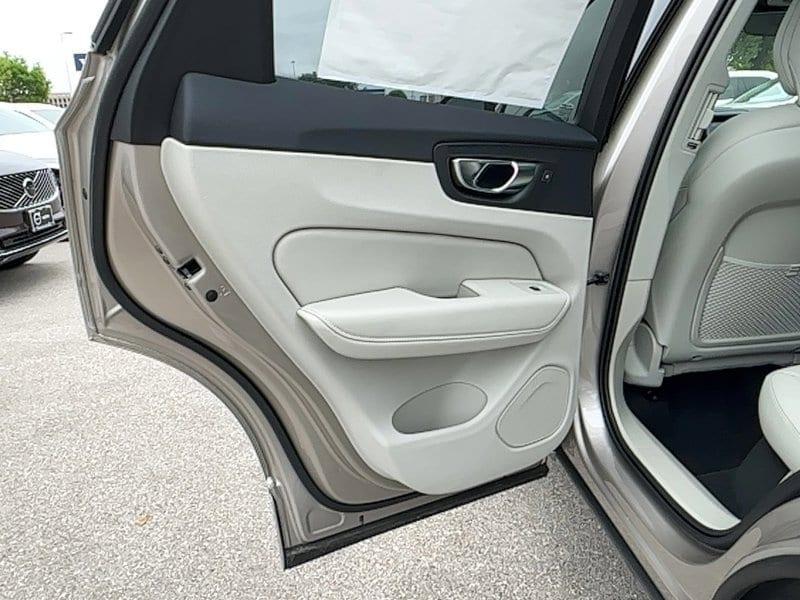 new 2025 Volvo XC60 car, priced at $52,860