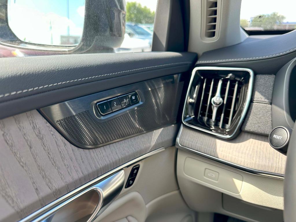 new 2026 Volvo XC90 car, priced at $75,945