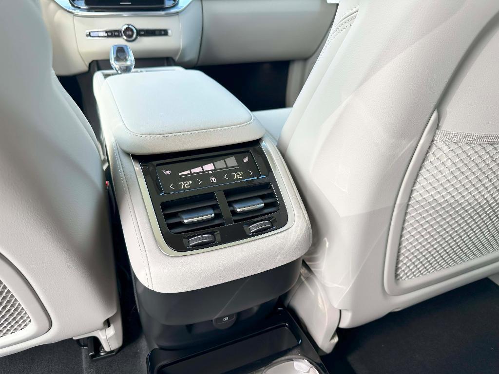 new 2026 Volvo XC90 car, priced at $75,945