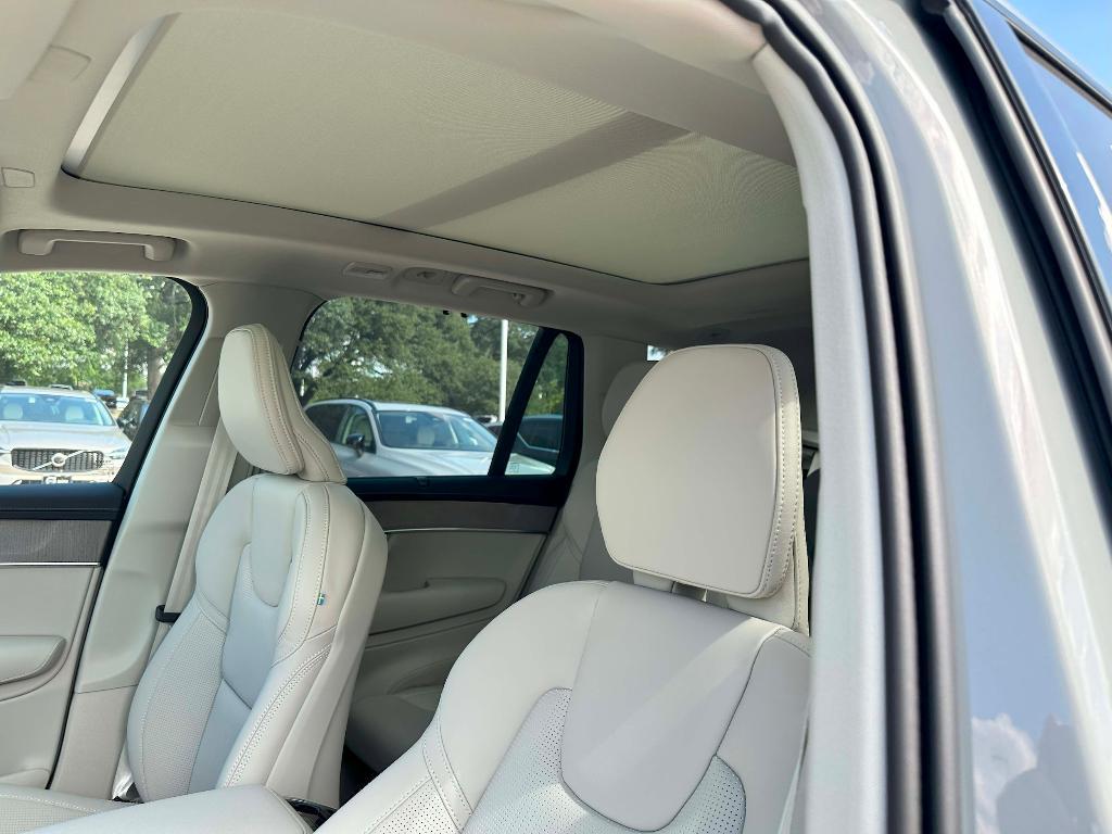 new 2026 Volvo XC90 car, priced at $75,945
