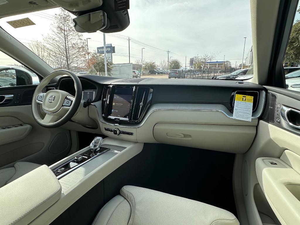 new 2025 Volvo XC60 car, priced at $59,095