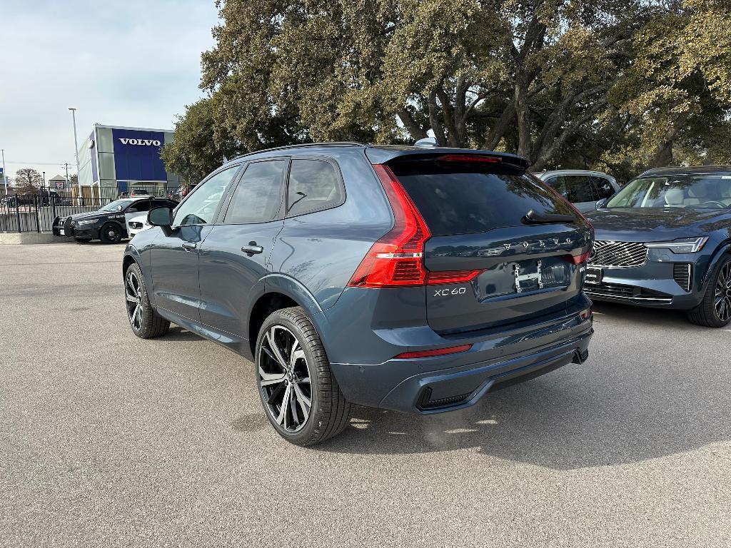 new 2025 Volvo XC60 car, priced at $59,095