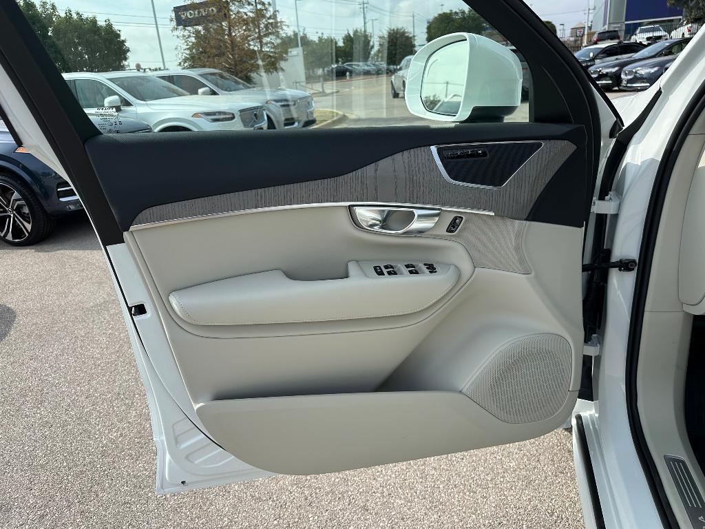 new 2025 Volvo XC90 car, priced at $61,465