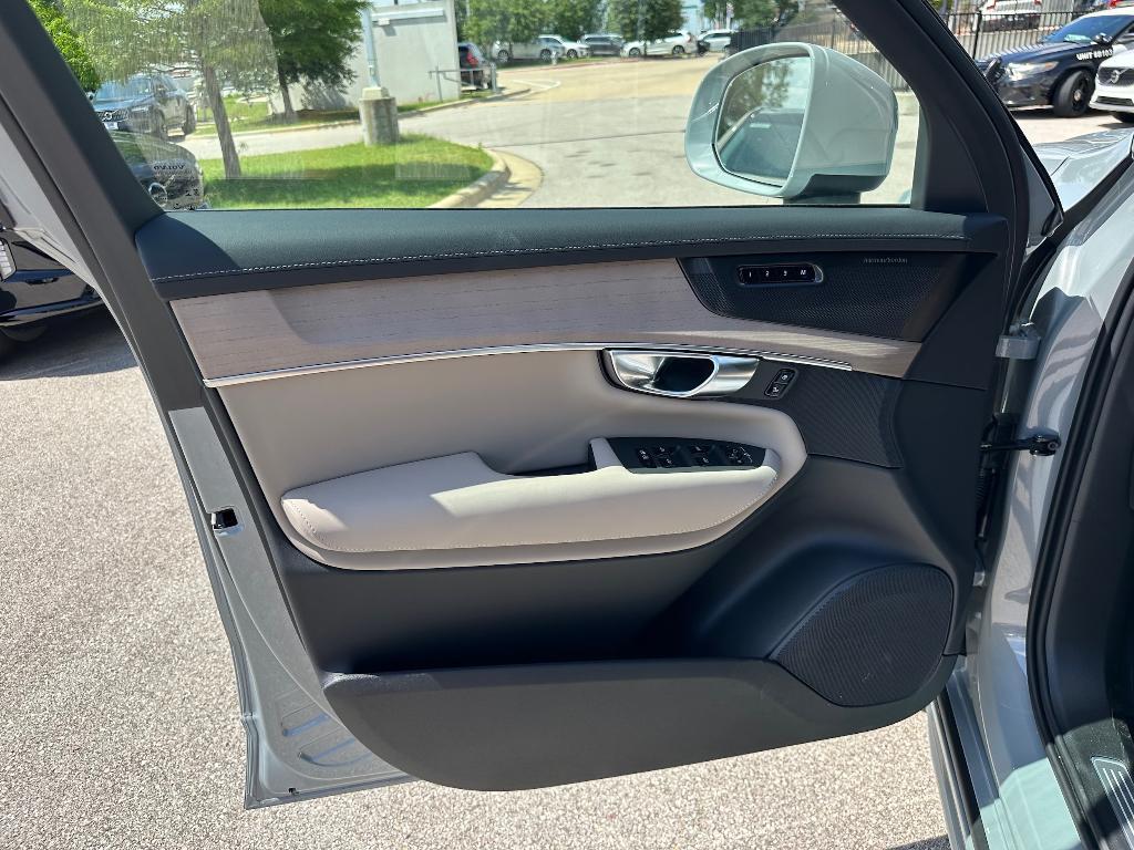 new 2026 Volvo XC90 car, priced at $81,875