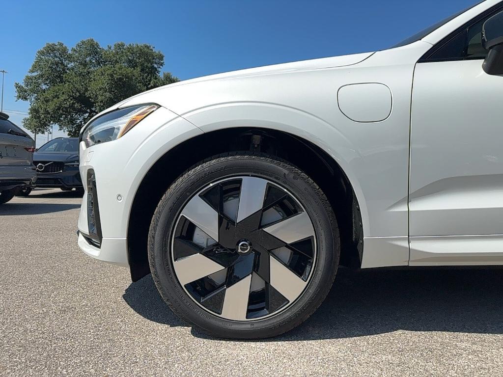 new 2025 Volvo XC60 Plug-In Hybrid car, priced at $67,425