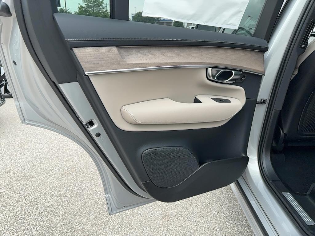 new 2025 Volvo XC90 car, priced at $69,155