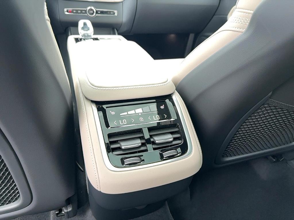 new 2025 Volvo XC90 car, priced at $69,155