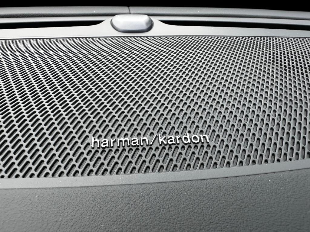 new 2025 Volvo XC90 Plug-In Hybrid car, priced at $77,895