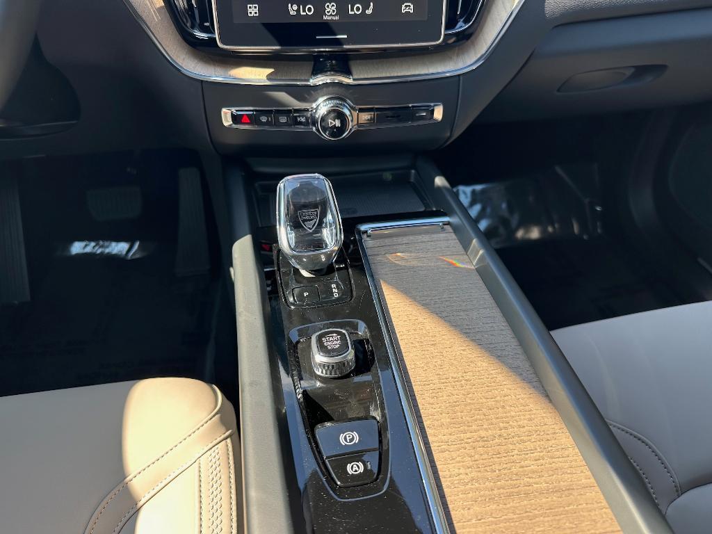 new 2026 Volvo XC60 car, priced at $56,395