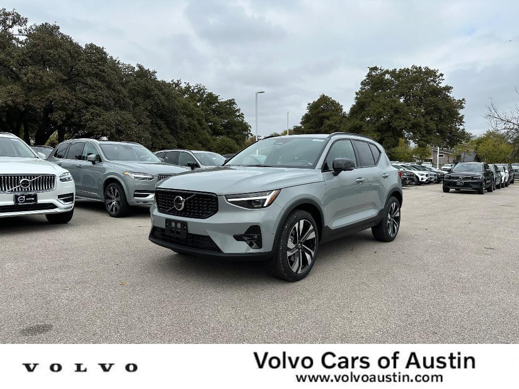 new 2025 Volvo XC40 car, priced at $51,000