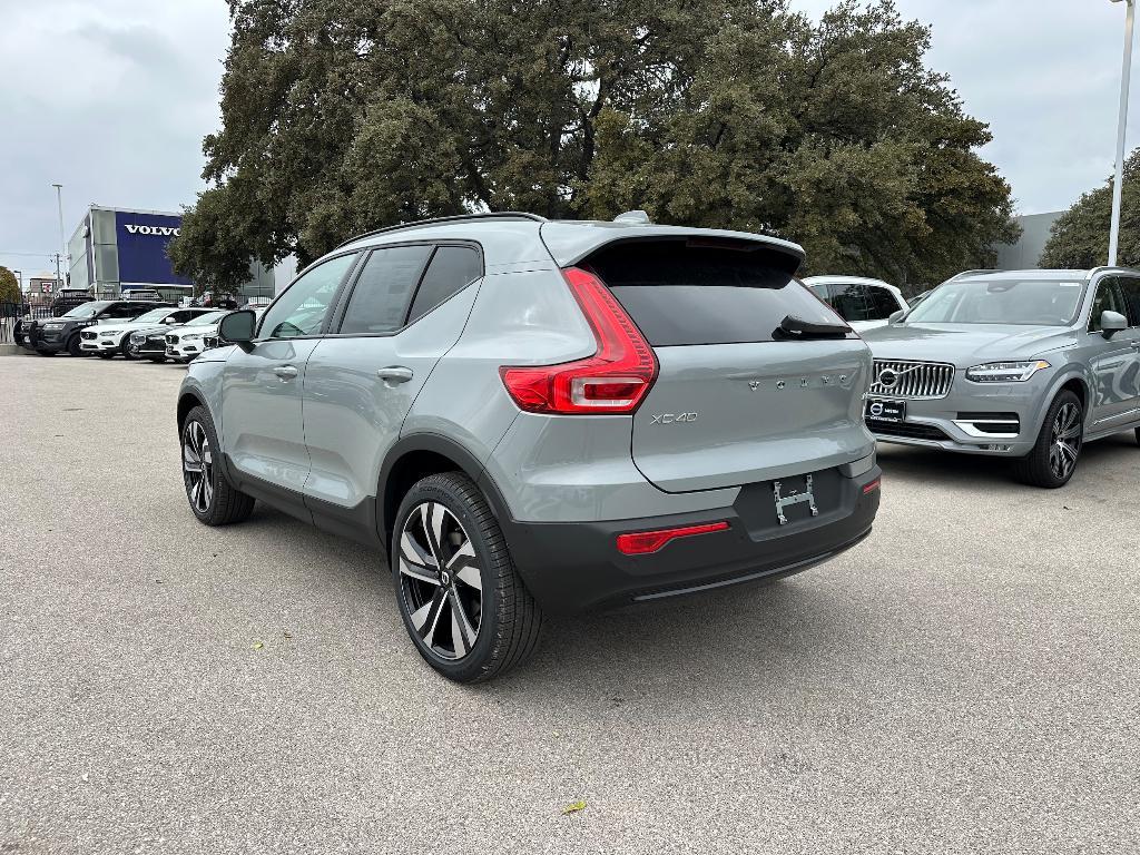 new 2025 Volvo XC40 car, priced at $51,000